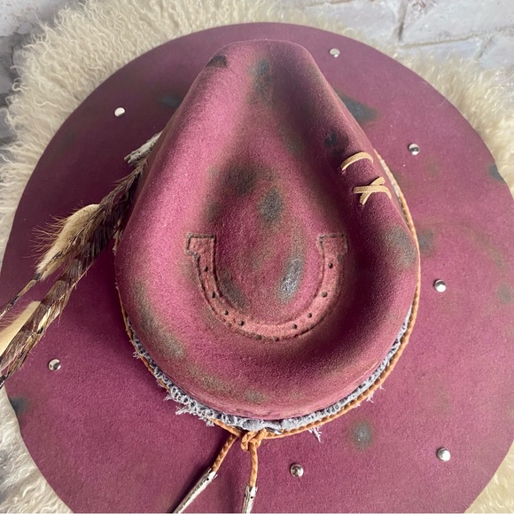 NWT Custom Designed Hat "Wildflowers and Wild Horses” - Picture 5 of 10